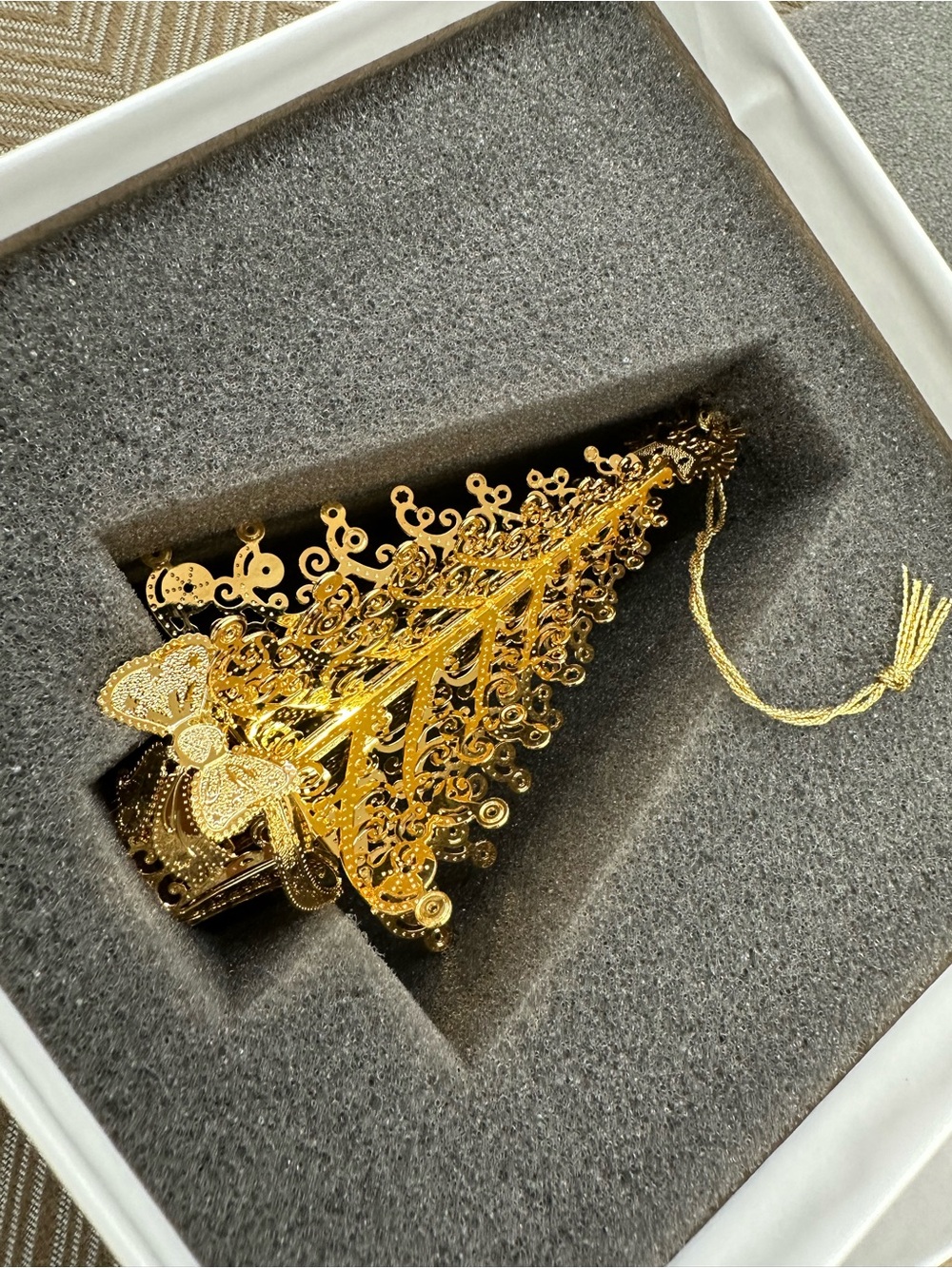Danbury mind Gold Filigree Christmas Tree Ornament Pendant